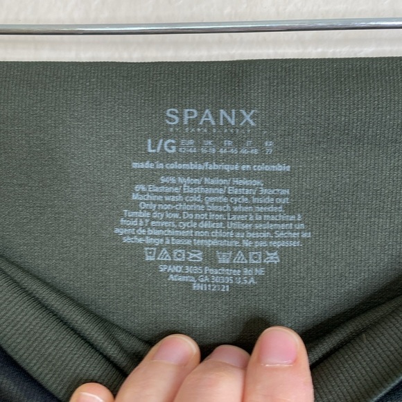 Spanx look at me now green camo leggings women’s large NWT - Picture 4 of 5